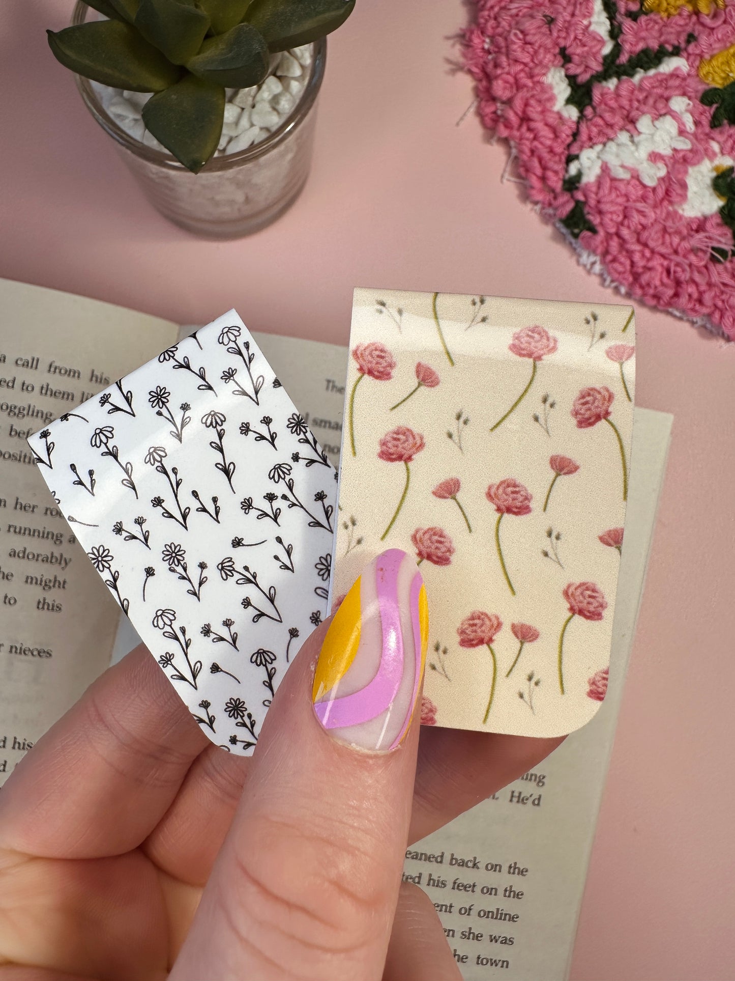 Floral magnetic bookmarks - Pack of 2
