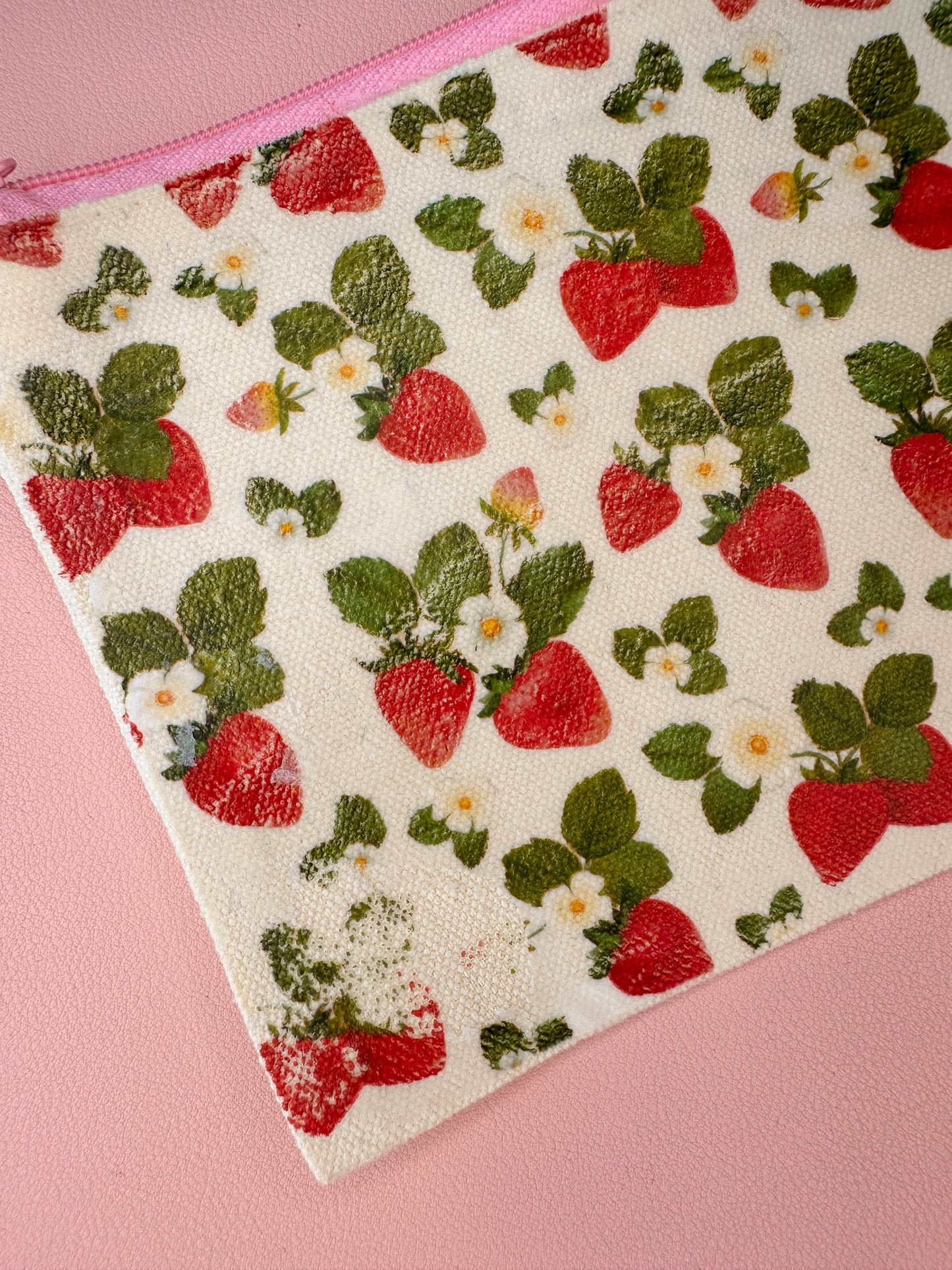 'Berry Special' Zip pouch - Grade B