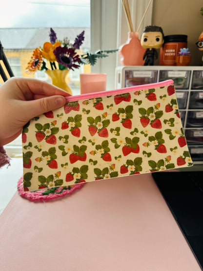 'Berry Special' Zip pouch - Grade B