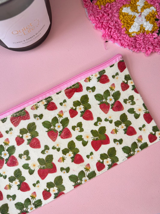 'Berry Special' Zip pouch - Grade B