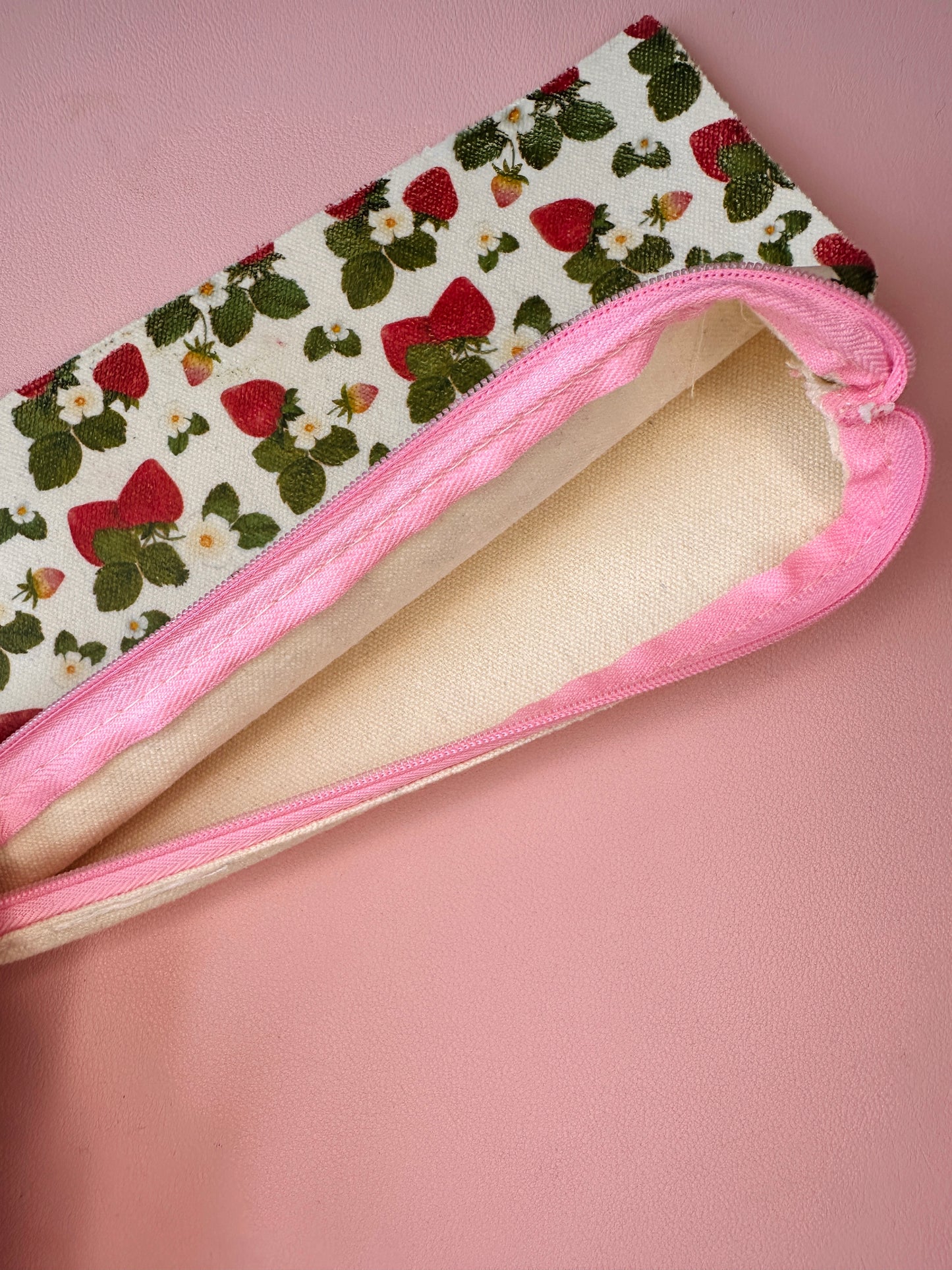 'Berry Special' Zip pouch - Grade B
