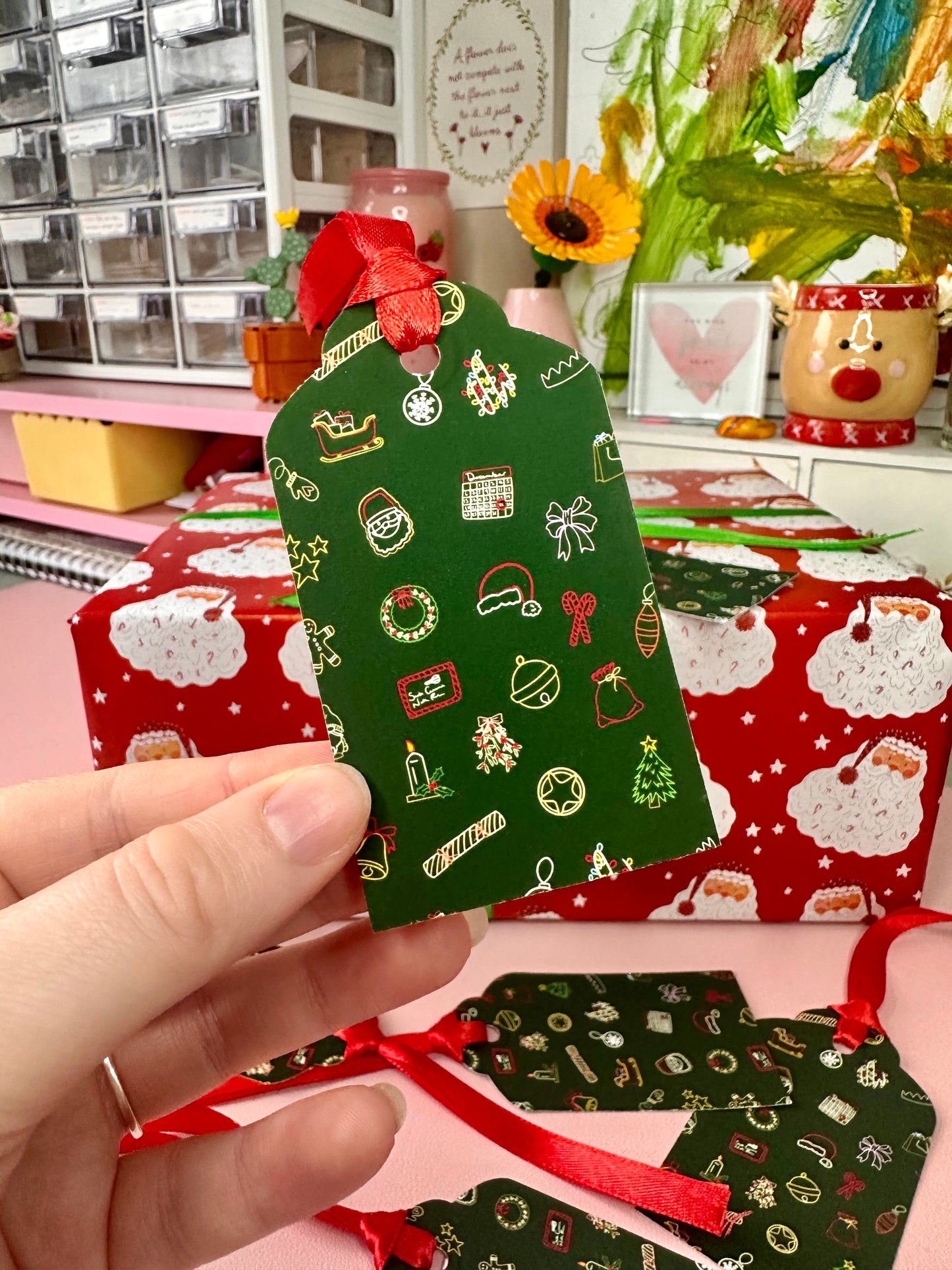 'It's Christmas!' gift tags (pack of 6)