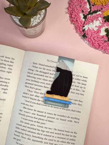 'If I fit I sit' magnetic bookmark