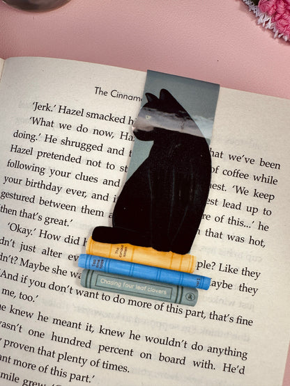 'If I fit I sit' magnetic bookmark