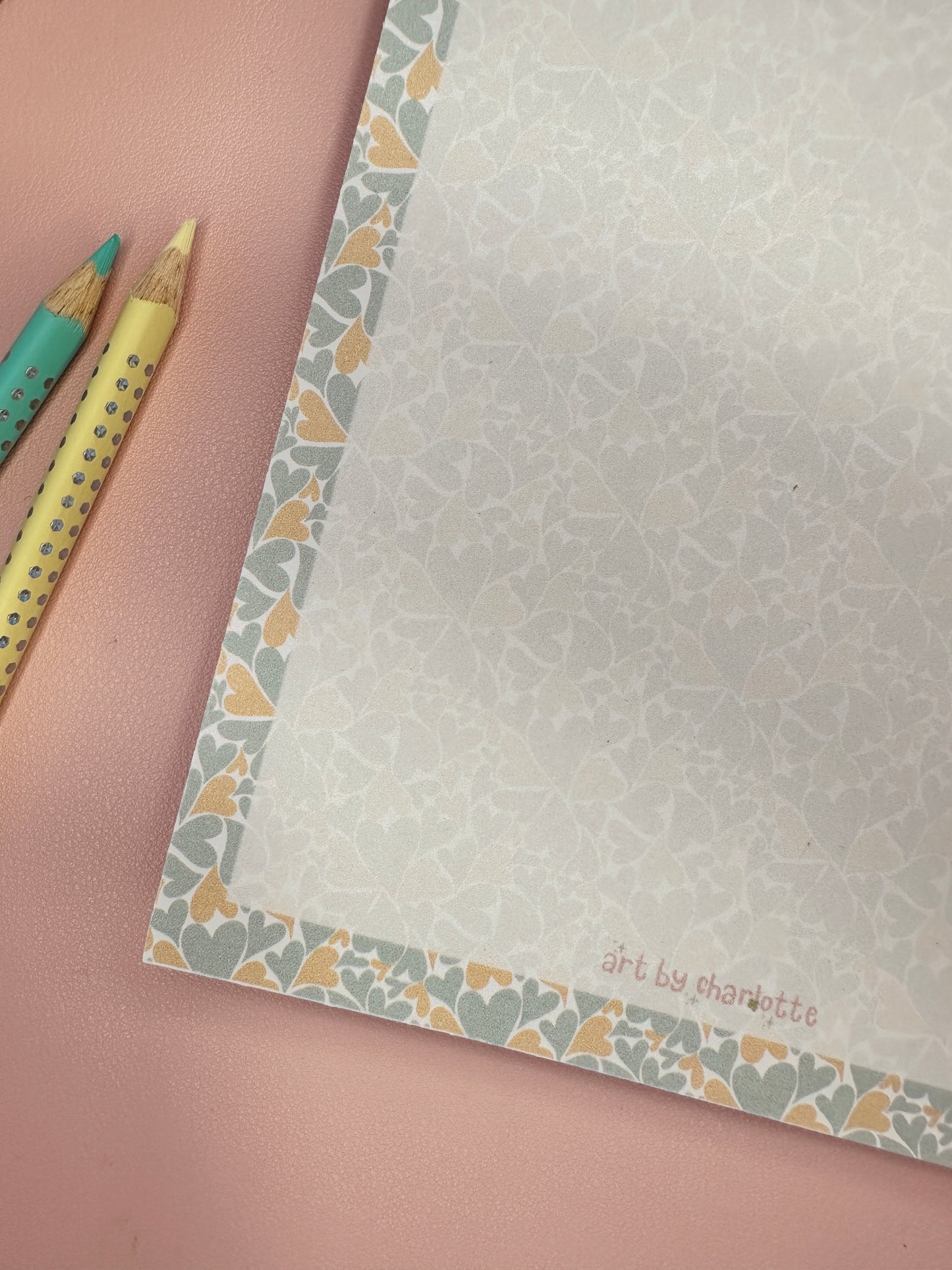 'Heart pattern' memo pad